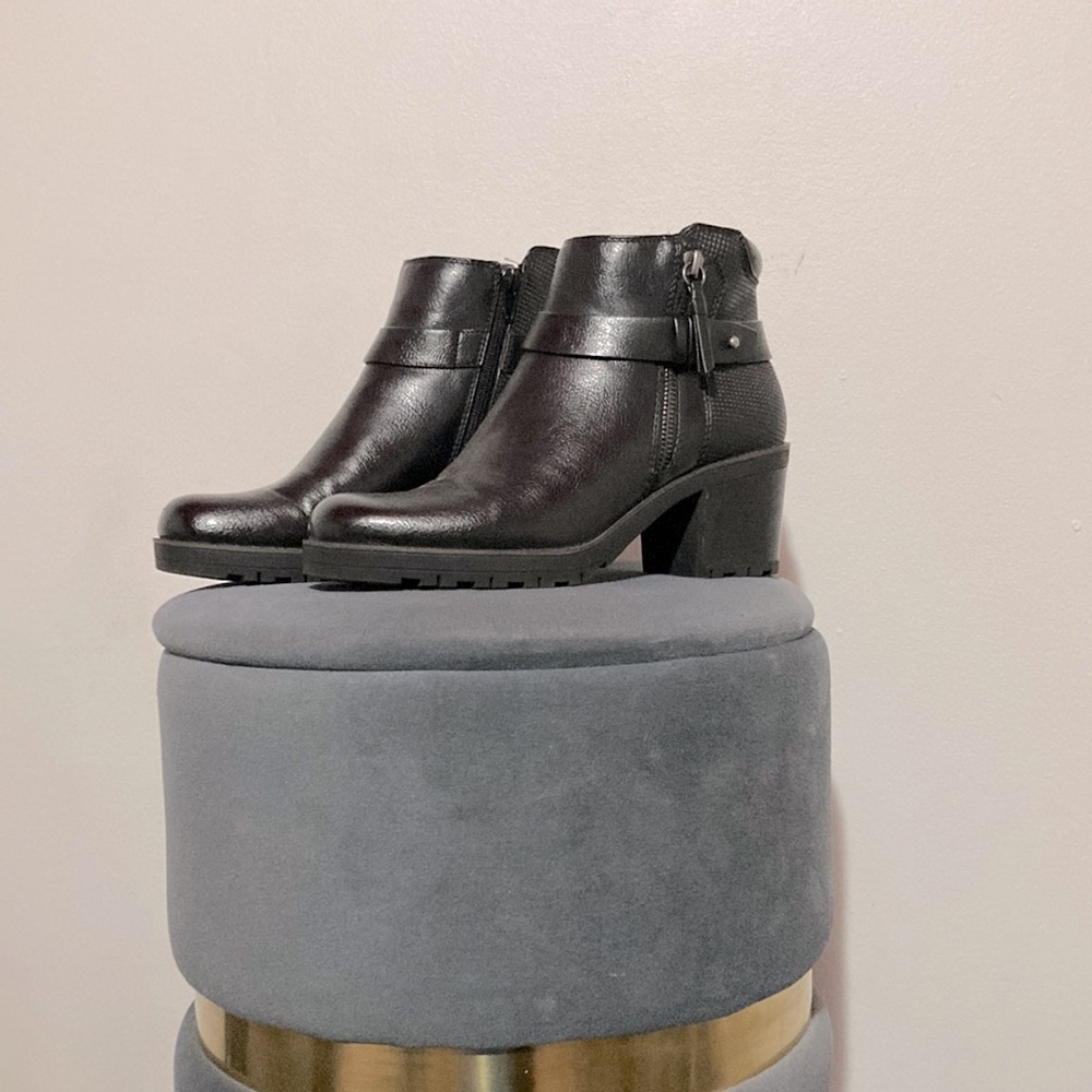 BareTraps Black Faux Leather Black Women’s Ankle Boot size 8.5